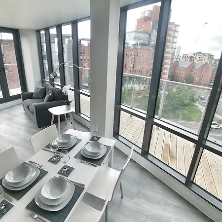Apartment Clarus Living Leeds *