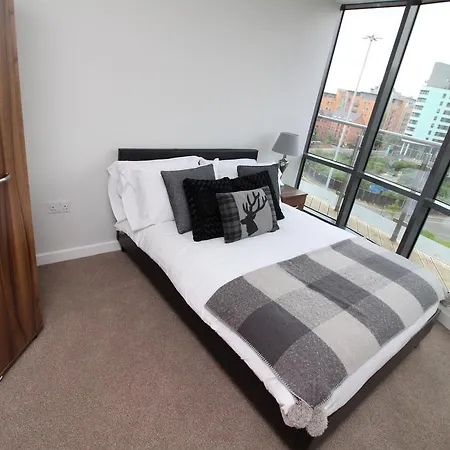 Clarus Living Leeds Apartment *
