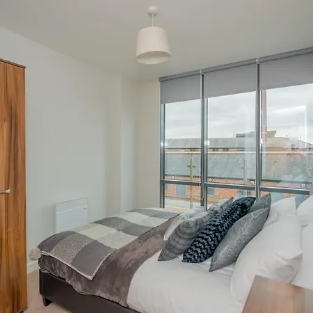 Clarus Living Leeds Apartment *