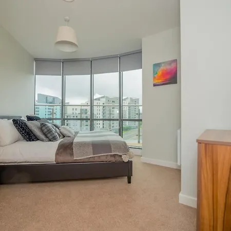 Clarus Living Leeds Apartment *